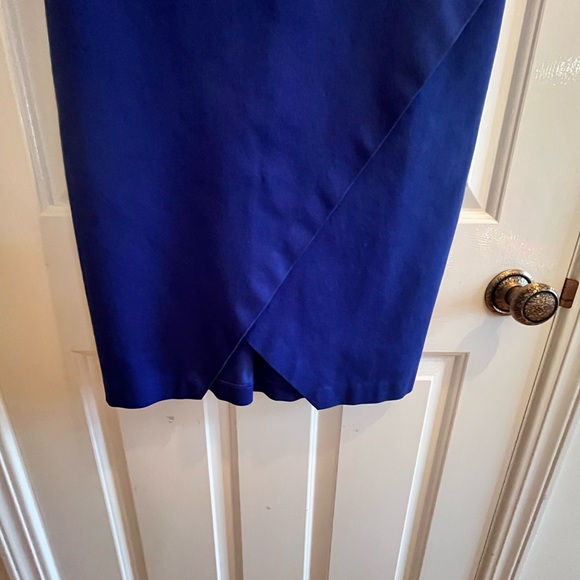 Banana Republic Royal Blue structured dress with stretch, size 12. - Picture 3 of 4